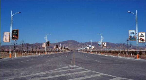 張家口機(jī)場(chǎng)戶外旗桿燈箱廣告