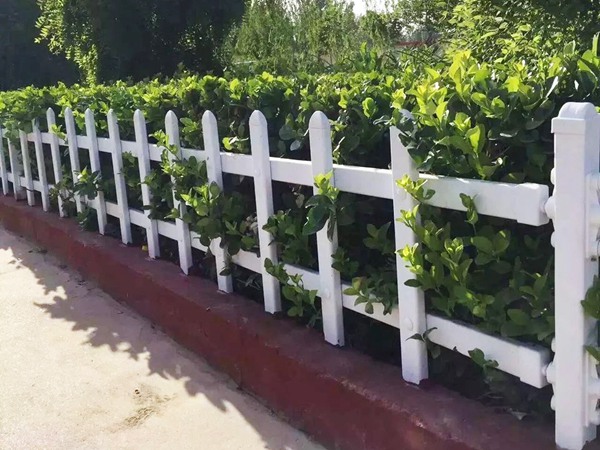 草坪護欄制作 張家口廣告公司